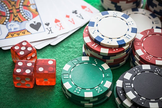 Live dealer studio with professional equipment and multi-camera setup at mahkota69